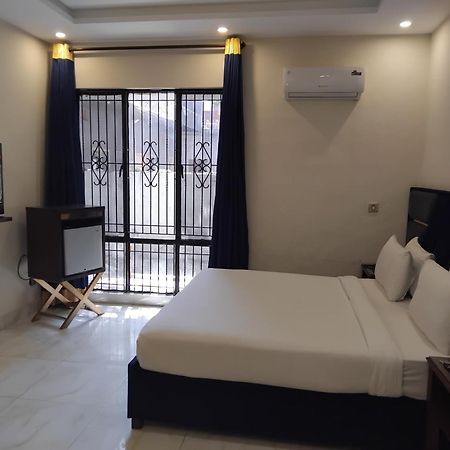 Royalton Inn Qaddafi Lahore Exterior photo